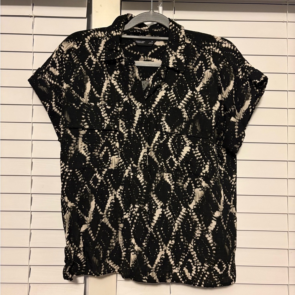 Simply Vera Vera Wang Black and White Button Down Shirt